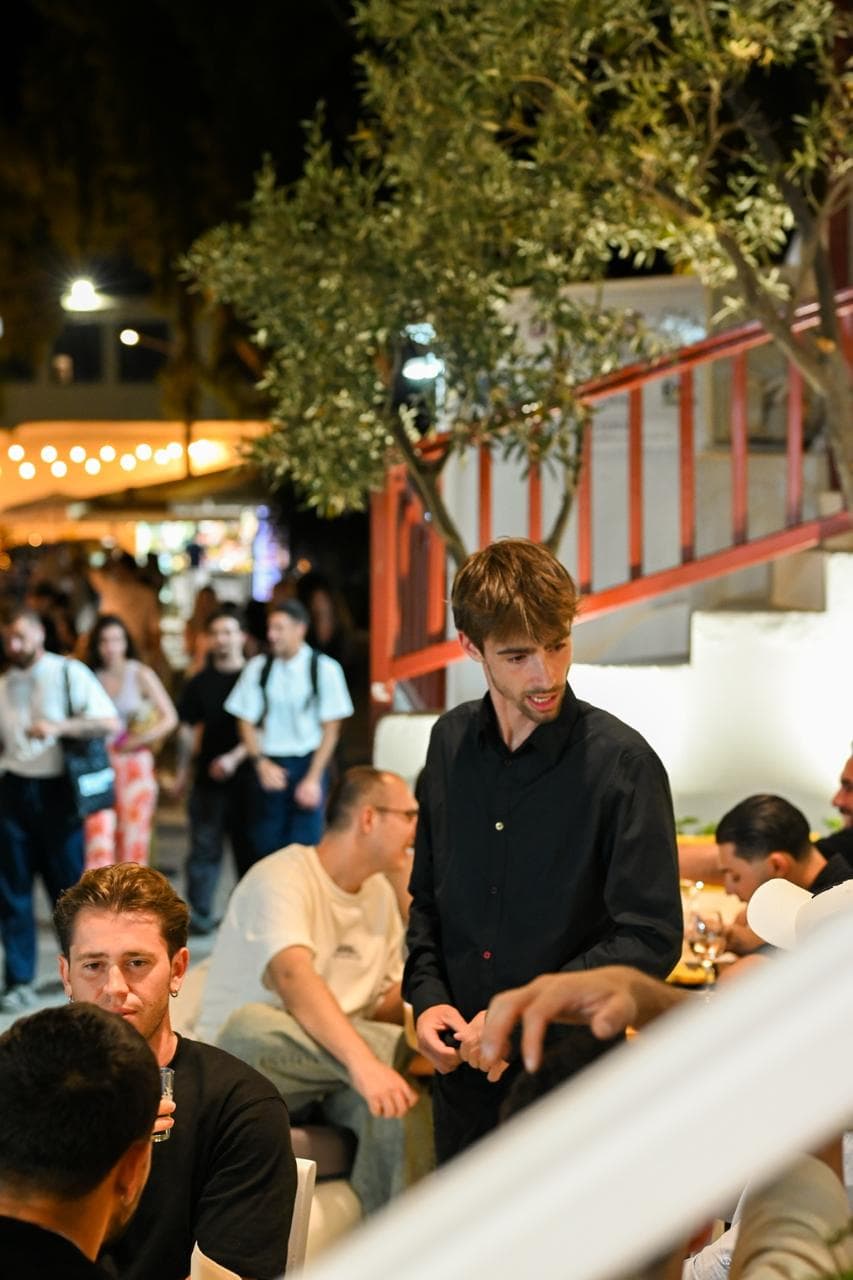 An evening of service on the lively Lakka square.